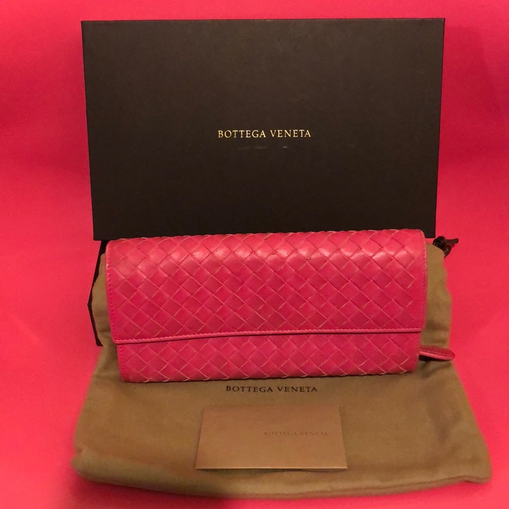 Bottega Veneta Bifold Long Wallet Color Fuschia Pink